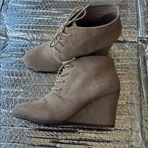 Arizona Jean Company Taupe Lace-Up Suede Ankle Boots